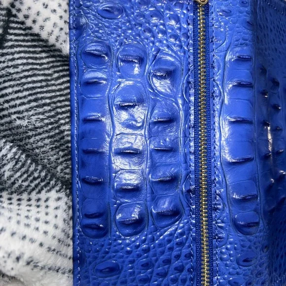 Brahmin Vibrant Blue Croc Embossed Clutch - Picture 5 of 6